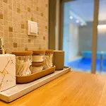 Magnolia House With Indoor Swimming Pool And Sauna *