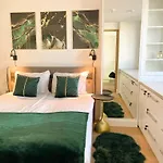Magnolia House With Indoor Swimming Pool And Sauna *