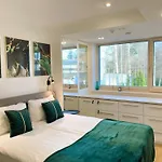 Magnolia House With Indoor Swimming Pool And Sauna