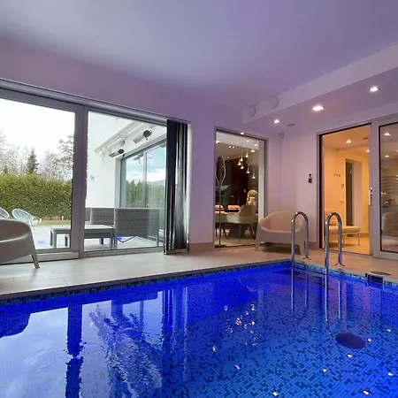 Magnolia House With Indoor Swimming Pool And Sauna *