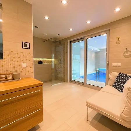 Magnolia House With Indoor Swimming Pool And Sauna * Tallinn