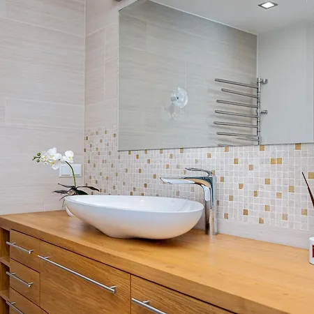 Magnolia House With Indoor Swimming Pool And Sauna Holiday home *