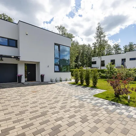 Magnolia House With Indoor Swimming Pool And Sauna
