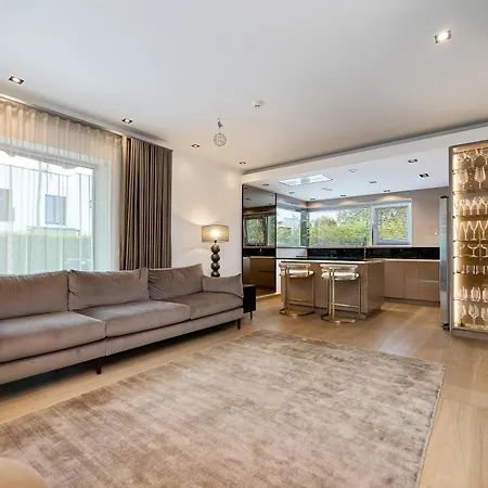 Magnolia House With Indoor Swimming Pool And Sauna Tallinn