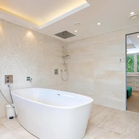 Magnolia House With Indoor Swimming Pool And Sauna تالين