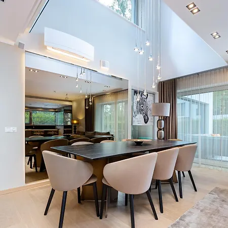 Magnolia House With Indoor Swimming Pool And Sauna * טאלין