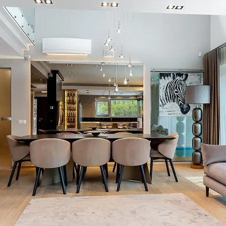 Magnolia House With Indoor Swimming Pool And Sauna *