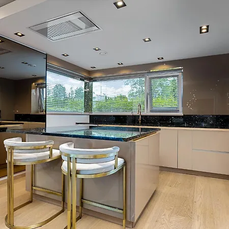 Magnolia House With Indoor Swimming Pool And Sauna Таллин