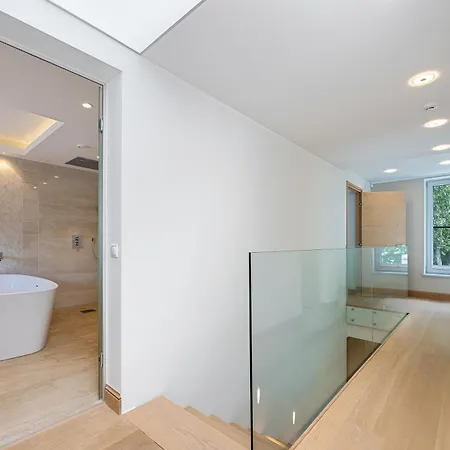 Magnolia House With Indoor Swimming Pool And Sauna Таллин